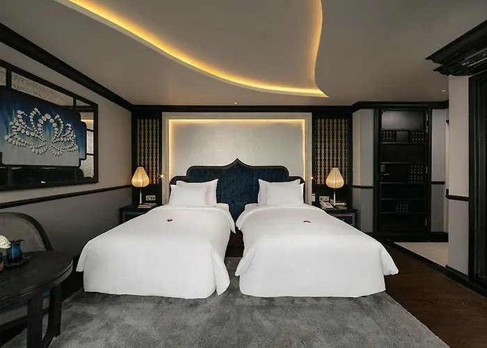 Lapinta Boutique Cruises  4*