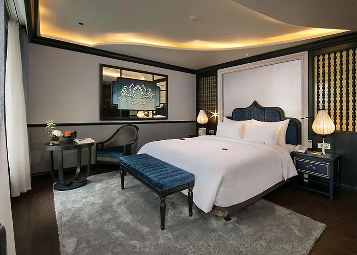 Lapinta Boutique Cruises 4*