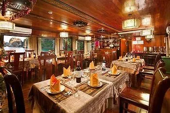 Lapinta Boutique Cruises  4*