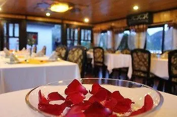  Lapinta Boutique Cruises Ha Long