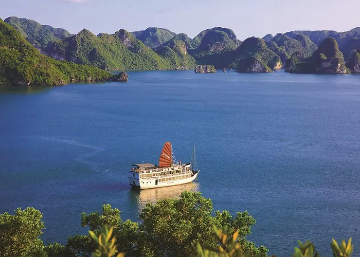 Lapinta Boutique Cruises 4* Ha Long