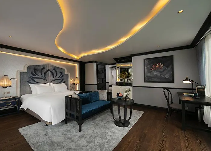  Lapinta Boutique Cruises