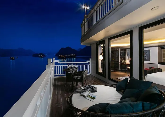 Lapinta Boutique Cruises  4*