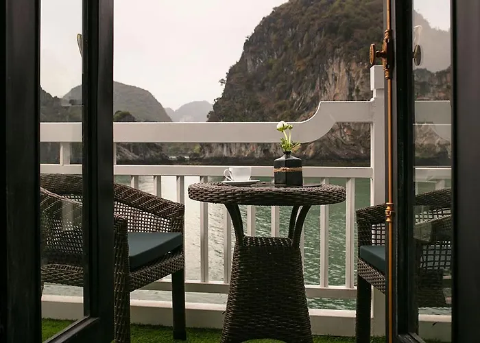 Lapinta Boutique Cruises 4*